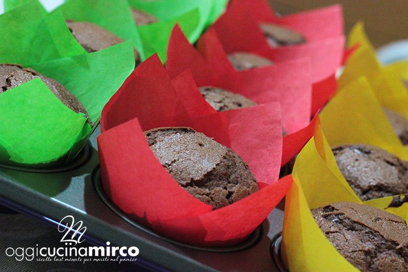 muffin a tulipano con gocce di cioccolato