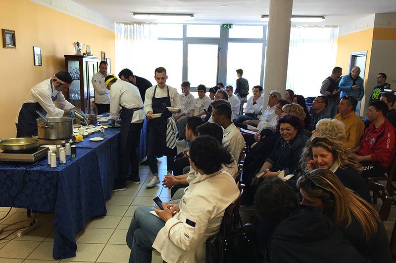 cooking show daniele d'alberto a Giulianovatriglia e la mandorla daniele d'alberto