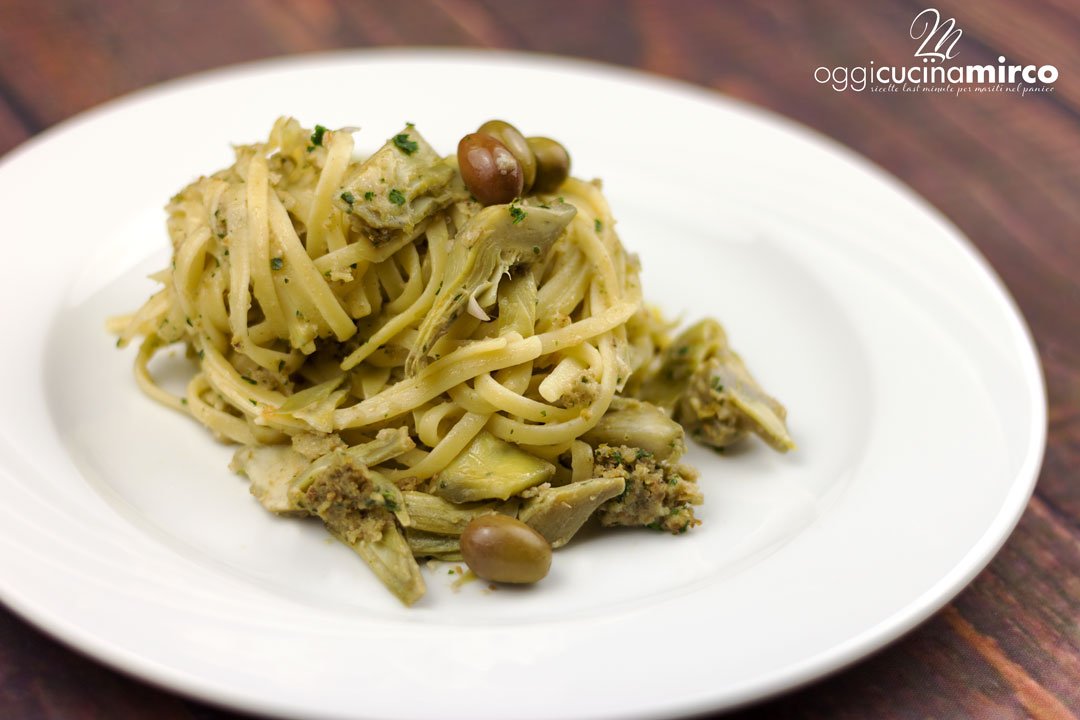 pasta con carciofi, alici e olive taggiasche