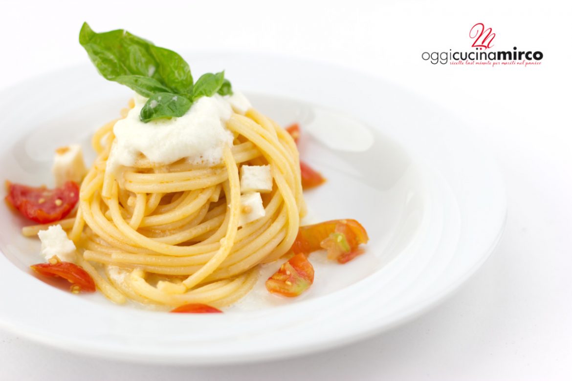 Spaghettoro Verrigni con acqua di pomodoro e crema di mozzarella