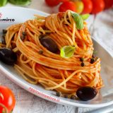 pasta al pomodoro e olive nere