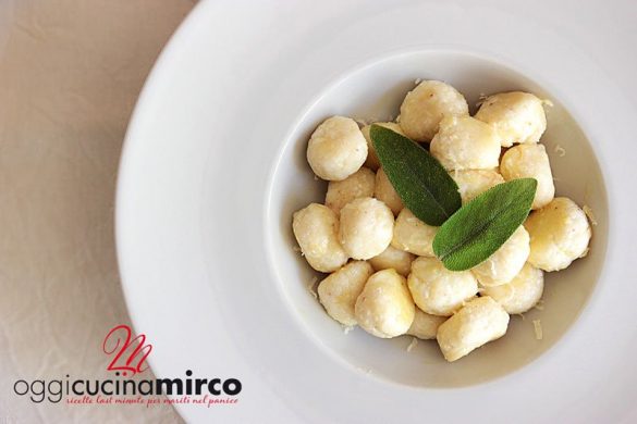 gnocchi di ricotta alla salvia