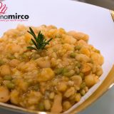 Zuppa al grano saraceno con fagioli cannellini e gamberetti
