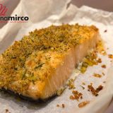 salmone fresco al forno con erbe aromatiche al forno