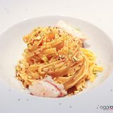 pasta con paté di melanzane, persico e pistacchi