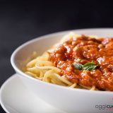 pasta con sugo di tonno e olive nere