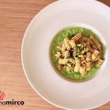 pasta ristorata con zucchine, olive taggiasche e limone