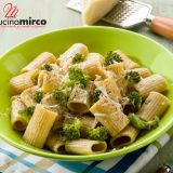 pasta con broccoli e acciughe