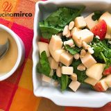 insalata di mele con mandorle e formaggio