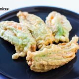 Fiori di zucchero in pastella ripieni