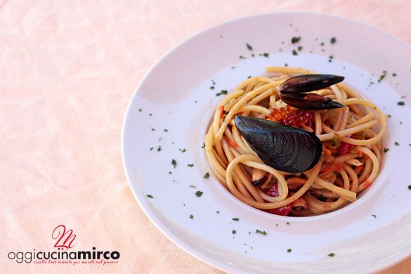 pasta con cozze e fiori di zucca