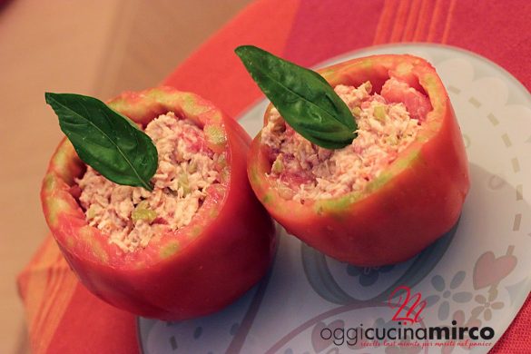 pomodori ripieni di sgombro e olive