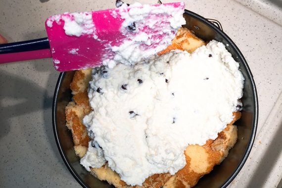 farcitura torta fedora con crema di ricotta e gocce di cioccolato