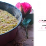 Timballo di riso alla curcuma con zucchine, salmone e feta