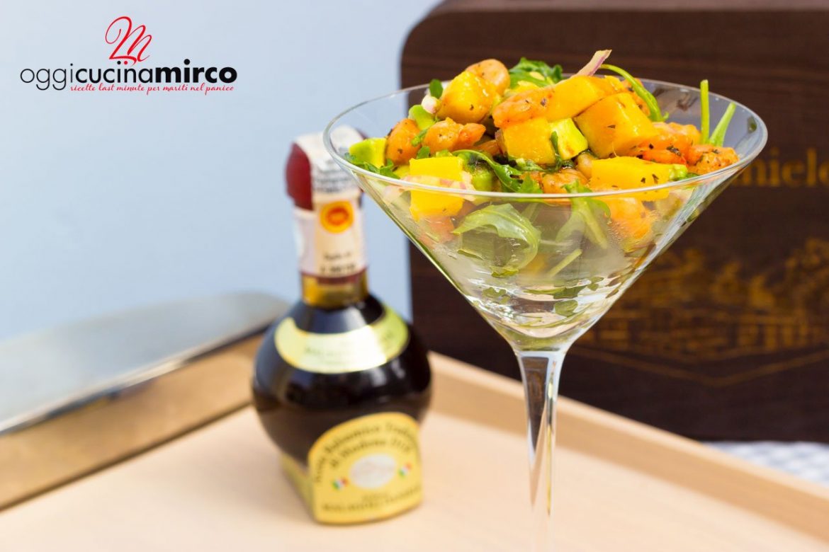 gamberi con mango e avocado, cocktail