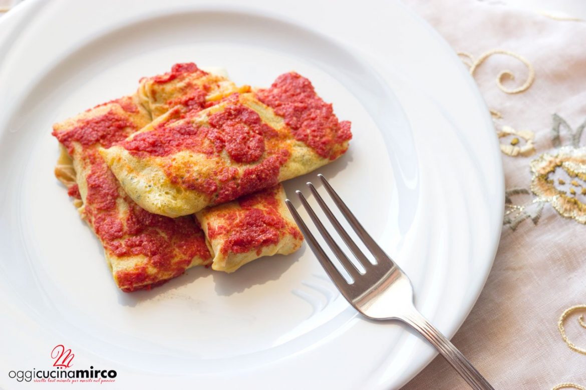 Bauletti di crepes con salmone e zucchine