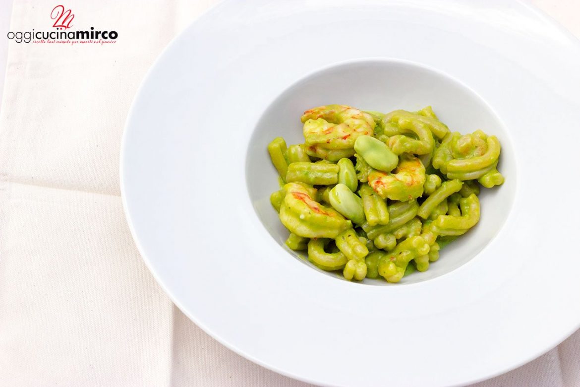 Pasta con gamberetti e crema di fave e piselli
