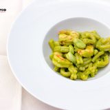 Pasta con gamberetti e crema di fave e piselli