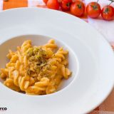 Pasta con pesto di mandorle alla siciliana
