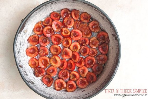 preparazione torta di ciliegie veloce
