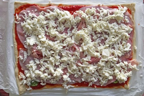 girelle di pizza, preparazione con rotolo di pizza