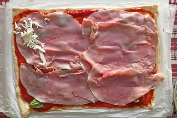 girelle di pizza, preparazione con rotolo di pizza