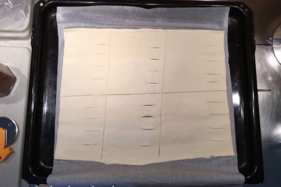 preparazione sfoglie di mele e cannella