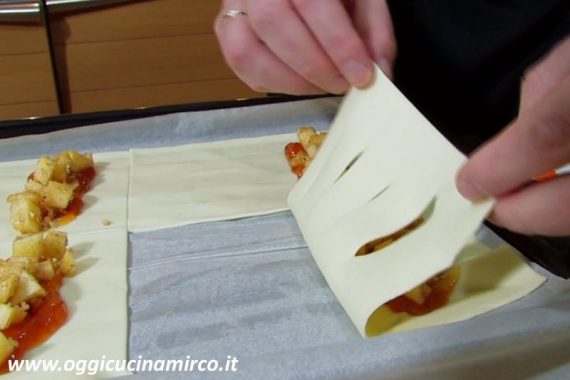 preparazione sfoglie di mele e cannella