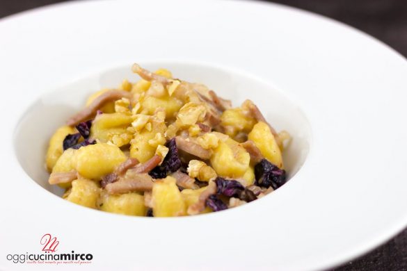 gnocchi con speck, radicchio e noci