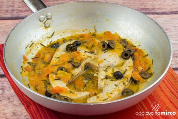 trancio di pesce spada in padella
