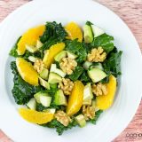 insalata di cavolo nero con arance, avocado e noci