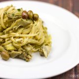 pasta con carciofi, alici e olive taggiasche