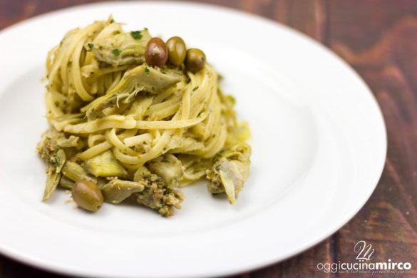 pasta con carciofi, alici e olive taggiasche