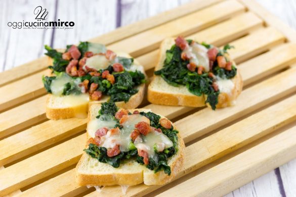 crostoni di verdura con pancetta e formaggio fuso