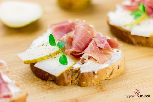 bruschette ricotta e prosciutto crudo