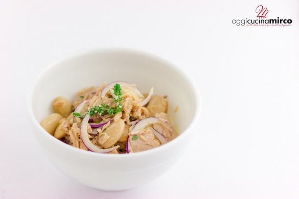 insalata di tono e fagioli bianchi con cipolla rossa di Tropea