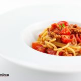 spaghetti con pomodorini e noci