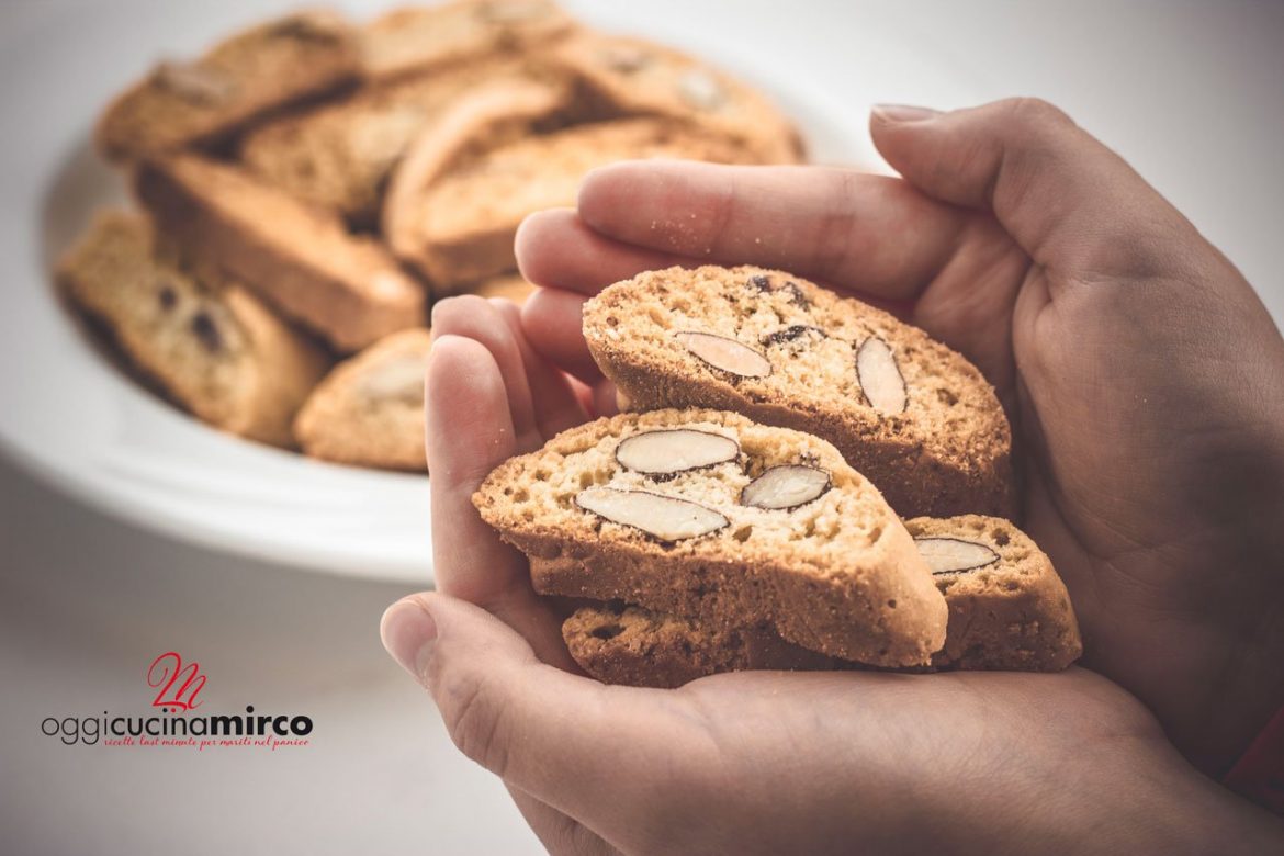 cantucci alle mandorle, ricetta normale e ricetta bimby