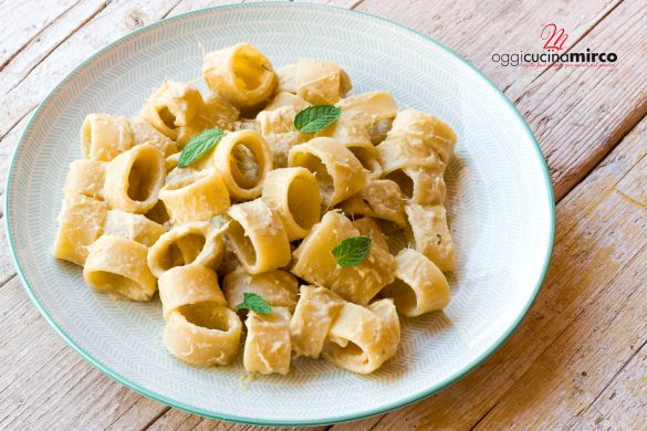calamarata con crema di carciofi