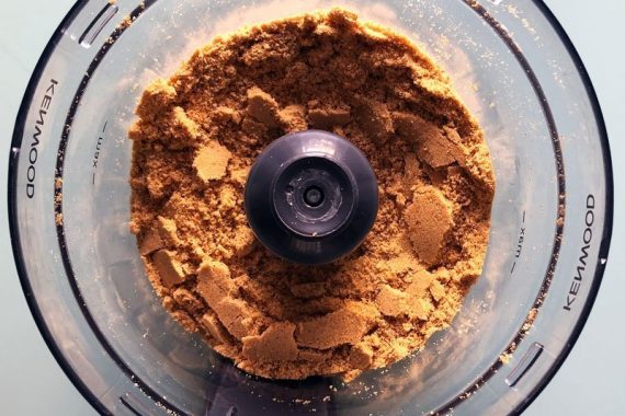 mixer con tuc salati sminuzzati