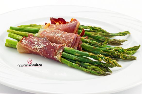 involtini di asparagi con speck
