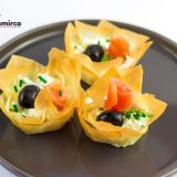 Cestini di pasta fillo con salmone affumicato