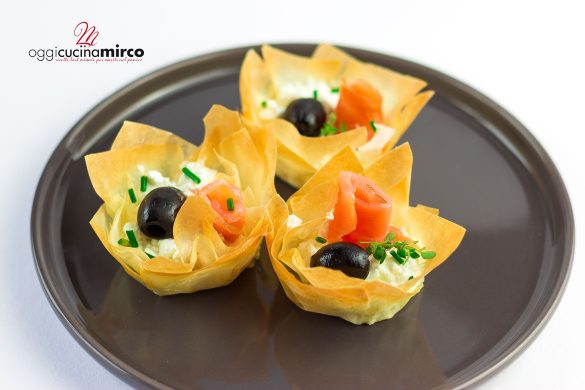 Cestini di pasta fillo con salmone affumicato