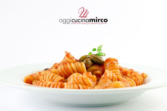Pasta con sugo di baccalà rosso e olive taggiasche