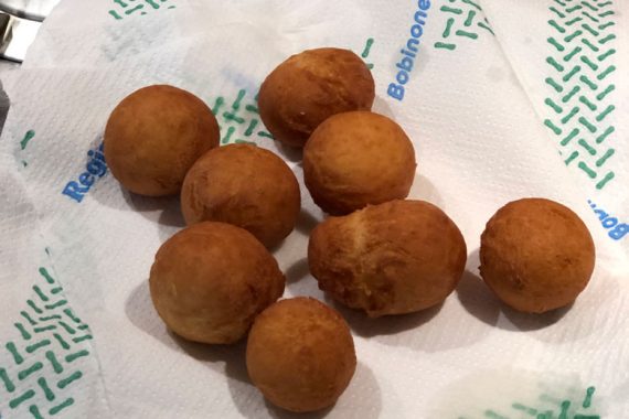 castagnole appena fritte