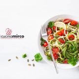 zoodles e mozzarella di bufala top, ricetta veloce