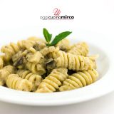 pasta con crema di melanzane e ricotta