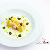 pasta finger food con pesto, crema di burrata, mortadella e granella di pistacchi