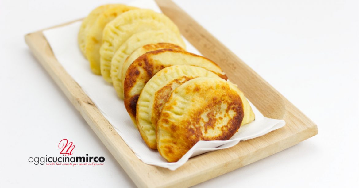 calzoni di patate in padella