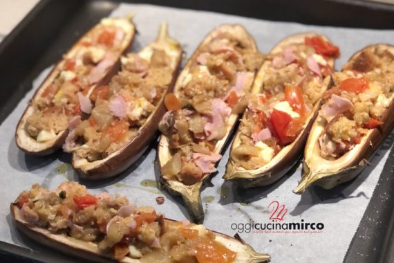melanzane con ripieno su teglia forno